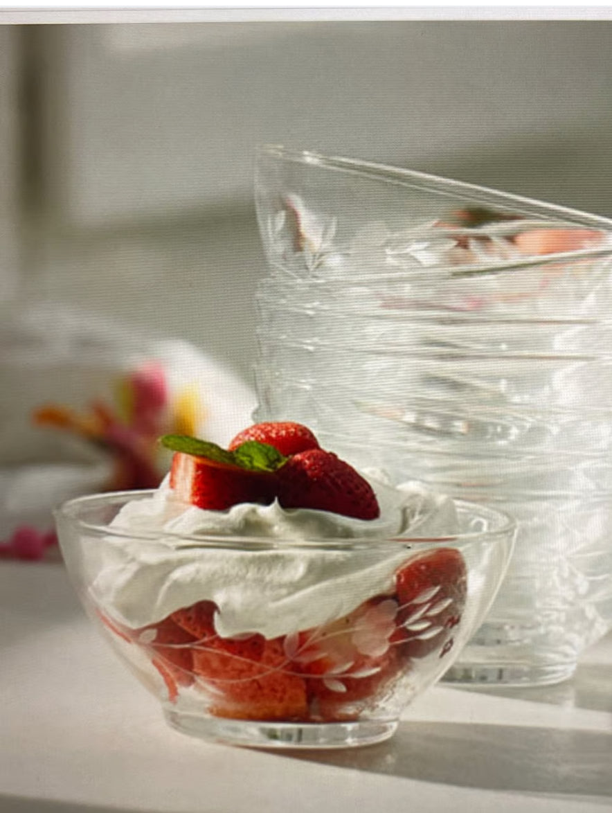 Glass bowls (4)